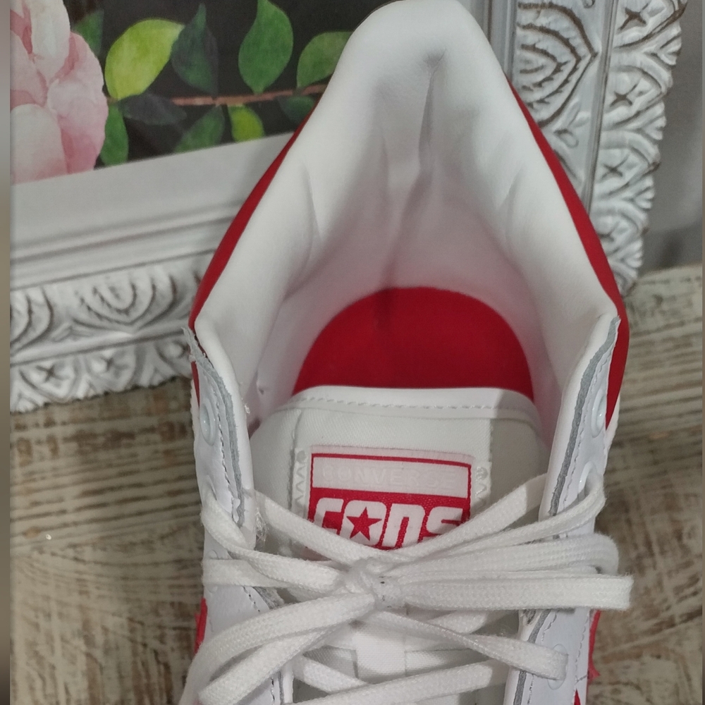 Converse Unisex Cons White and Red Star Sneakers - Picture 8 of 15